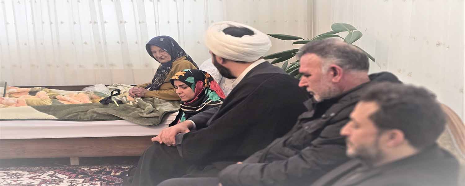 تجلیل از مقام شامخ شهدا و دیدار با  خانواده ای معظم شهدا به مناسبت گرامیداشت دهه مبارک فجر